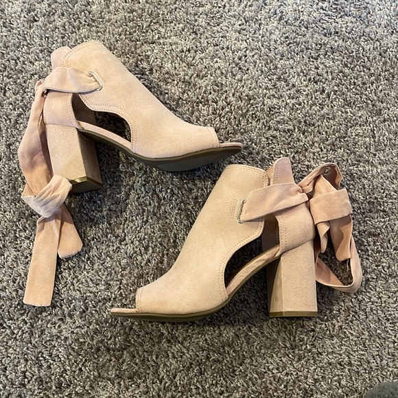 JustFab Karine Peep-Toe Bootie - Picture 5 of 7